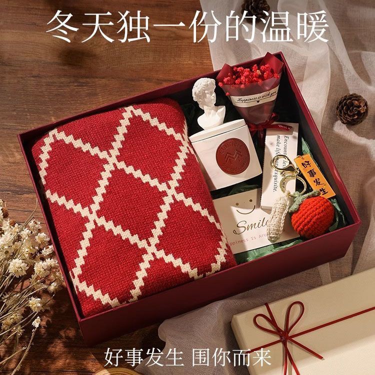 。新年圣诞节生日礼物冬天实用送女生女朋友闺蜜高级感香薰围巾保