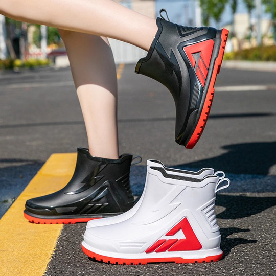 雨鞋男士新款室外穿防滑厚底水靴耐磨不闷脚钓鱼鞋骑手防水鞋男款