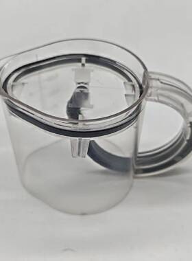All-in-one adjustable measuring cup 一体式可调节量杯