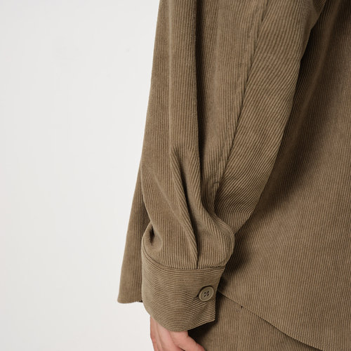 MODE COMMUTER| MC竖绒条灯芯绒休闲翻领长袖衬衫 - 图3