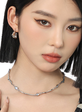 清冷感月光石项链高级感甜酷风