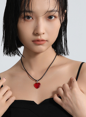 韩系红色爱心吊坠皮绳项链小众