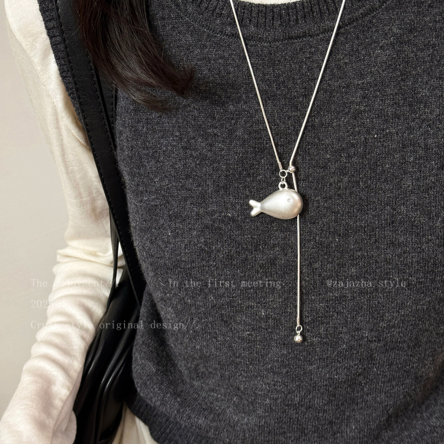 银色抽拉小鱼项链女简约百搭小众设计冬季配饰可爱长款装饰毛衣链,淘宝优惠券,粉丝福利购,淘宝优惠卷