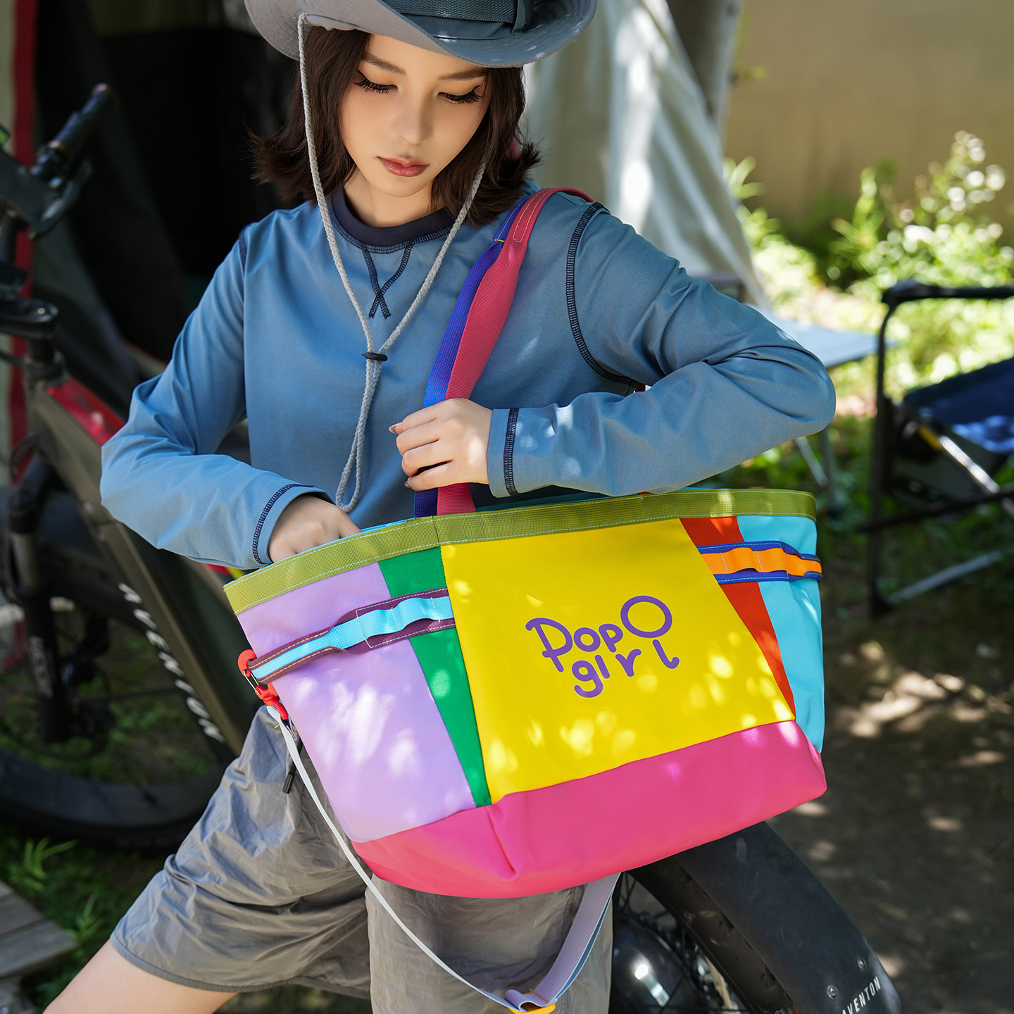 Tote bag large capacity women's 2026 new lightweight handbag male student outdoor sports and leisure contrast crossbody bag