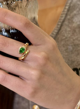 新年绿眼睛蛇骨形开口指环食指戒