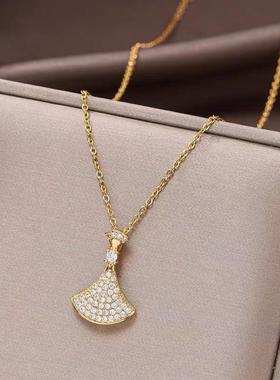 小裙子项链女小众扇形满钻设计