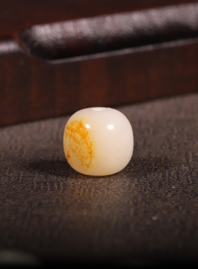 新疆和田玉籽料洒金皮老型珠手串