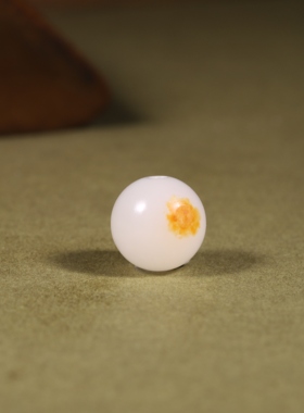 10mm新疆和田玉洒金皮籽料单珠