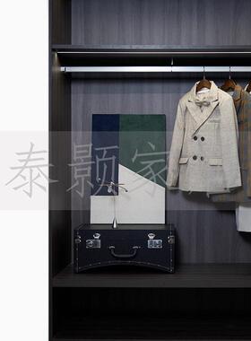 现简约样板房儿童衣帽间孩衣服西装套装摆件行李箱软装饰品