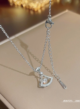 小扇子灵动项链女扇子小众锁骨链扇形2024年新款潮卫衣冬季毛衣链