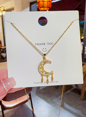 ins爱心轻奢小众吊坠新款月亮锁骨链设计颈链气质钛钢项链饰品女