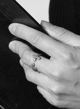 2026复古双十字架戒指男潮中性暗黑风格个性嘻哈硫化做旧开口调节