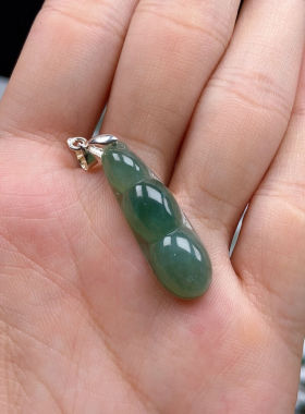 天然翡翠冰种冰透碧绿色碧玉福豆子玉豆四季豆平安豆吊坠项链挂坠