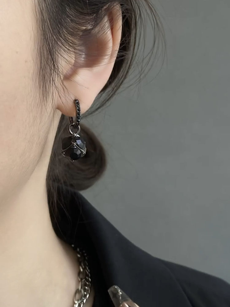 黑色锆石球球吊坠耳扣女2023年新款潮气质百搭高级感网红耳环耳饰,淘宝优惠券,粉丝福利购,淘宝优惠卷