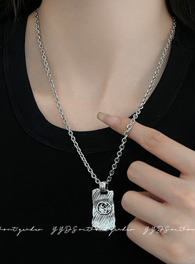 yyds！冷淡风方牌吊坠项链女长款