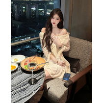 Pure desire windy and spicy girl with a straight shoulder white dress and woman autumn winter new advanced sense to lean a thin A character short skirt