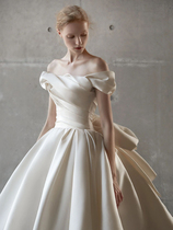 Fa-style fugitive princess wedding dress 2023 new brides small sub-retro satin-lined Shoulder Trailing main yarn Senior