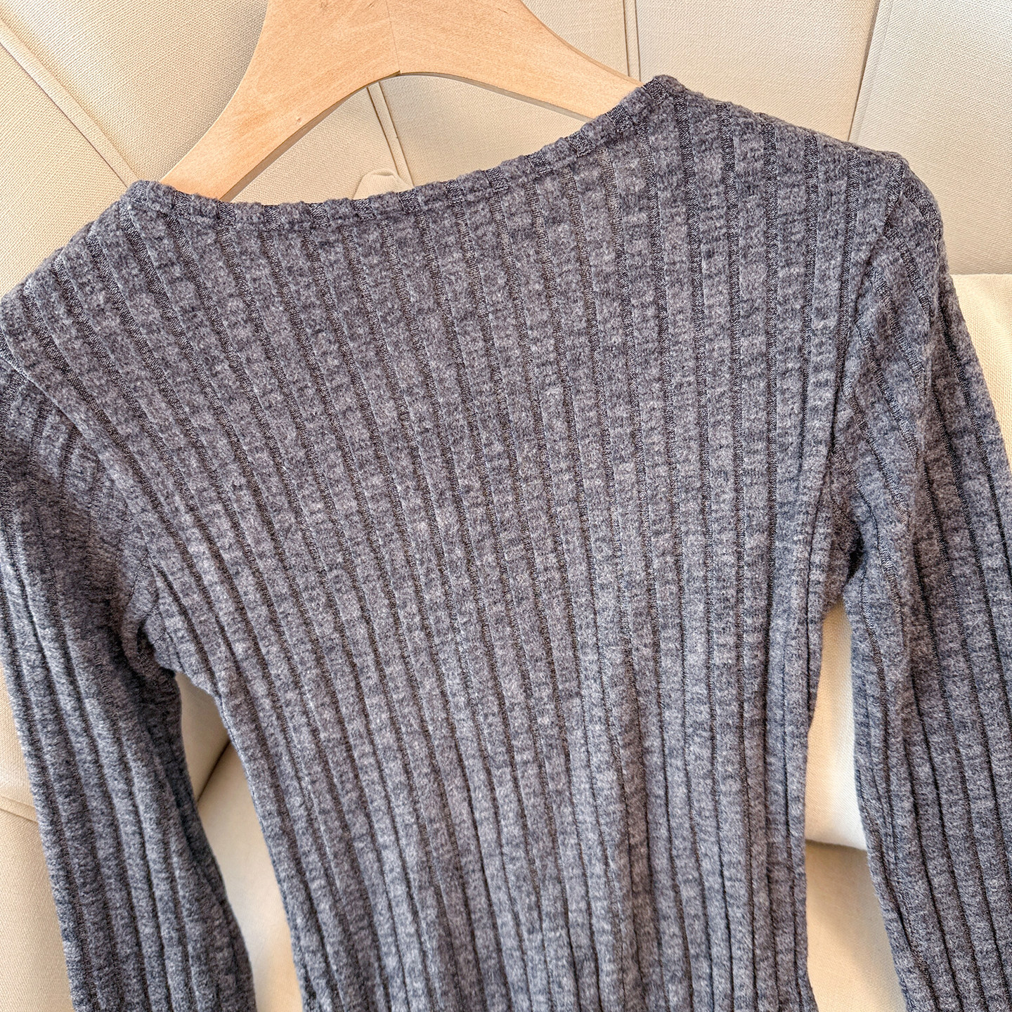 拉夏贝尔轻熟优雅灰色V领针织连衣裙女蕾丝拼接修身显瘦通勤短裙,淘宝优惠券,粉丝福利购,淘宝优惠卷