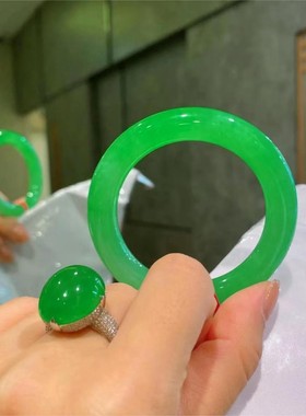 冰种阳绿翡翠手镯缅甸天然帝王满绿翡翠玉手镯子圆条女款送礼时尚
