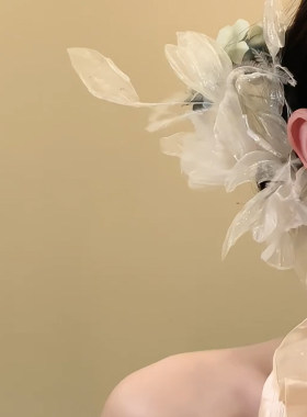 太仙了！超仙白色羽毛花朵发夹