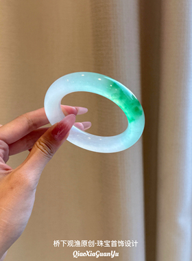 天然高冰飘花手镯冰种独龙玉手镯