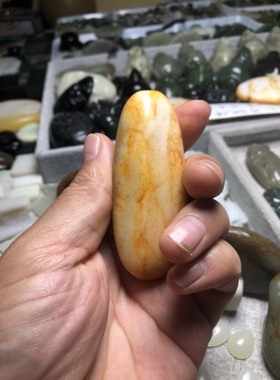 和田玉青海料黄皮白肉料松树山水手把件包挂毛衣链车挂