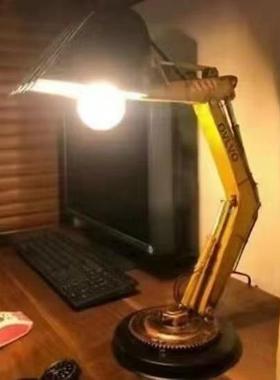 跨级新款仿真挖土机摆小夜灯房间厅树脂工艺客装品饰小件创2意礼