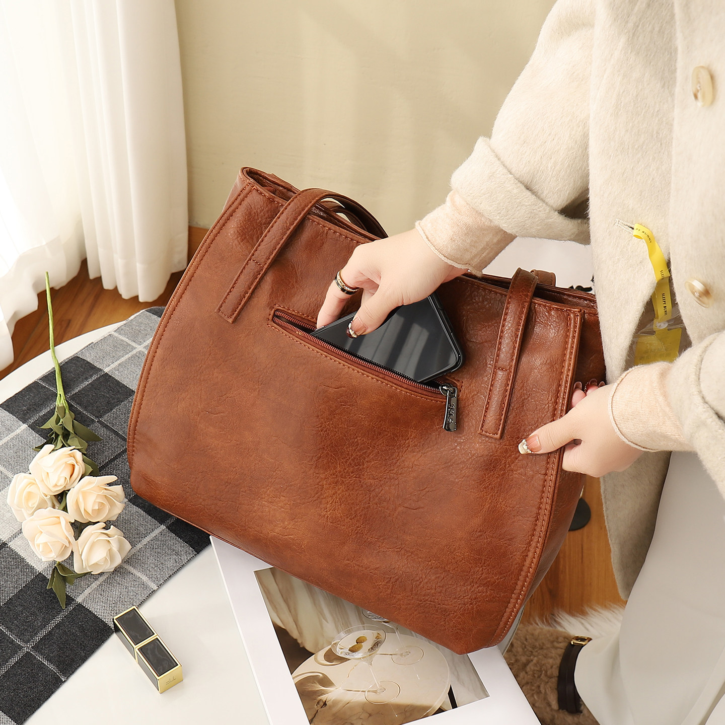秋冬包包托特包女大容量2026新款复古牛皮水桶包休闲大包电脑包女,淘宝优惠券,粉丝福利购,淘宝优惠卷