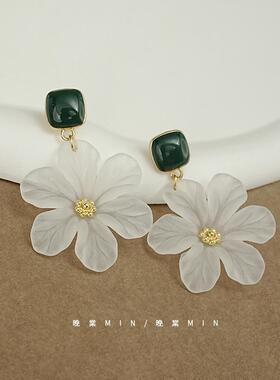 晚棠MIN 「泰兰德秘境」复古墨绿耳环小清新森系少女花朵耳钉A365