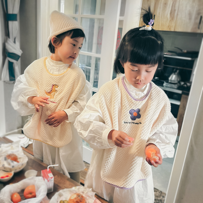 Cute dinosaur pattern children's eating bib saliva towel