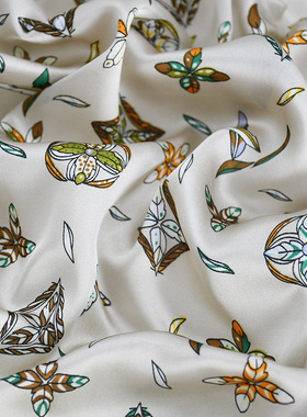 复古马车四叶草方巾丝巾女防晒沙滩ins仿真丝百搭丝巾领巾批发