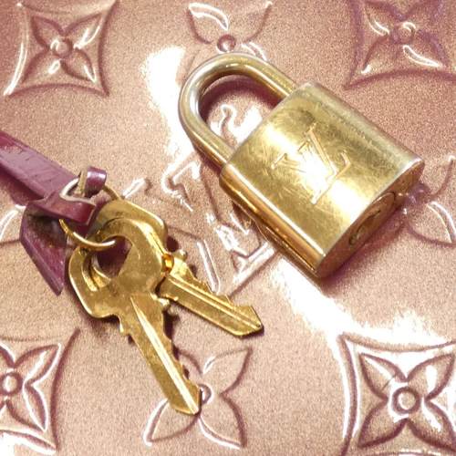 中古LV路易威登女包B级9新Vernis Alma贝壳包漆皮手提包 - 图1