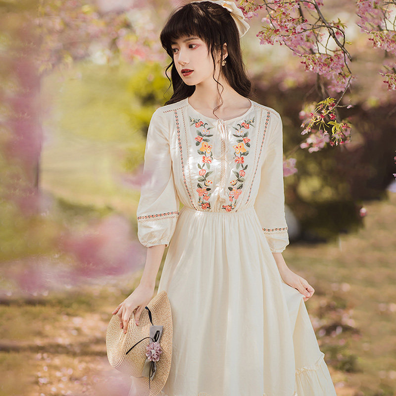 西域风云南民族风装复古浪漫连衣裙 班彤曼连衣裙