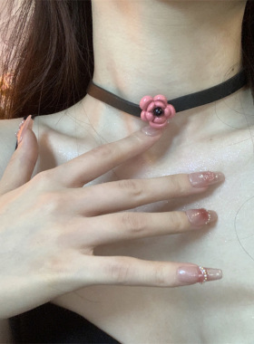 小众设计粉色花朵pu皮质项链耳钉