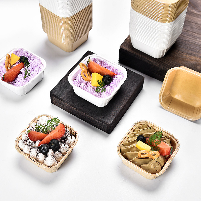 Disposable cake cup square with lid