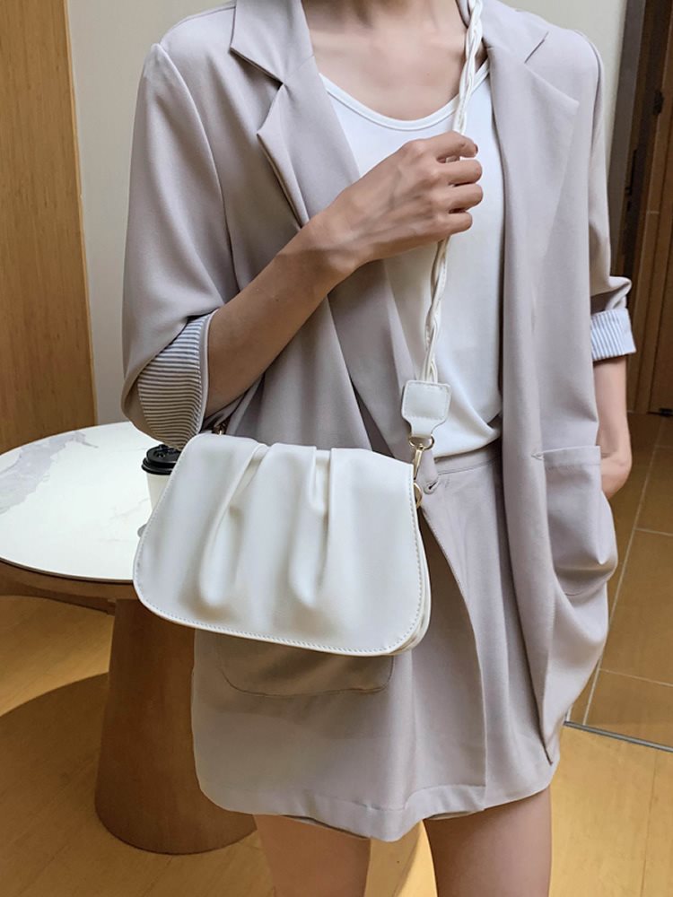 法国小众高级感包包女2021新款潮时尚网红斜跨包洋气挎爆款云朵包