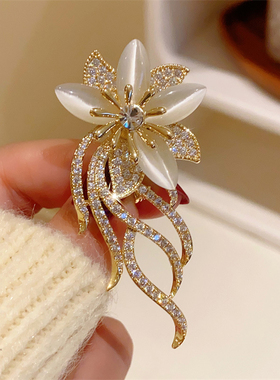 金色花朵胸针高级感轻奢女精致