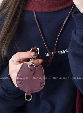 长款皮革磁吸眼镜夹挂脖项链女多功能墨镜小包毛衣链户外便携配饰