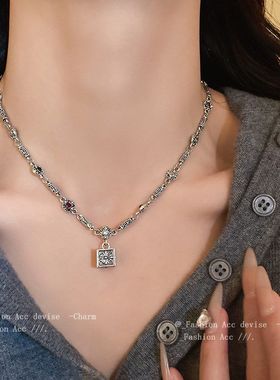 镶钻方块吊坠项链小众设计复古气质锁骨链简约独特新款项饰批发女