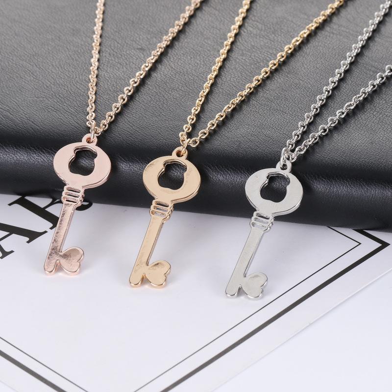 Fashion Bear Love Key Necklace Women's Collarbone Chain - 图0