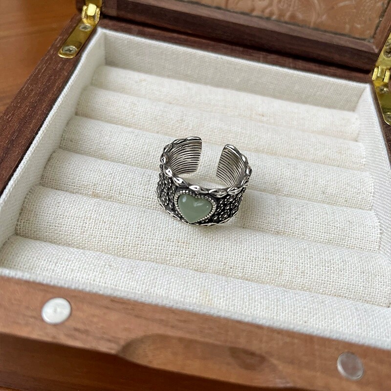 Retro palace style old white moonlight love silver ring