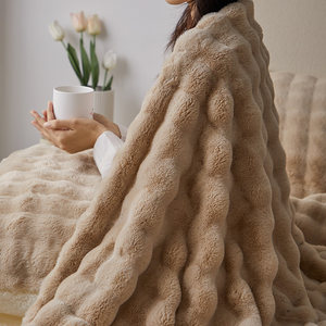 多喜爱家纺珊瑚绒冬季加厚毛毯仿兔毛绒毛毯办公室午睡沙发盖腿毯
