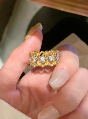 中古金色重工宽面蕾丝锆石戒指女