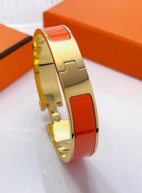 LuxuryWomenBracelets