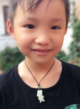 和田玉十二生肖鼠牛虎兔龙蛇马羊猴鸡狗猪儿童玉吊坠卡通女款挂件