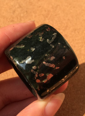 天然新疆和田洒金青玉扳指 玉石稀有矿物酒金黄戒指手饰