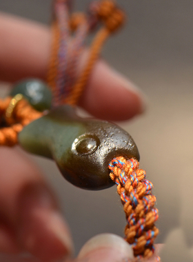 【猫叔旗舰店】新疆和田玉且末糖青复古精雕仿古鱼女士手牌吊坠