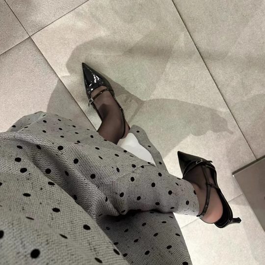 细跟漆皮尖头高跟鞋2024春季新款