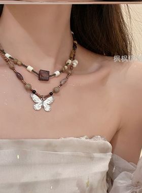 我们野蛮生长江南郭宇欣同款蝴蝶串珠项链女咖色方块宽复古锁骨链