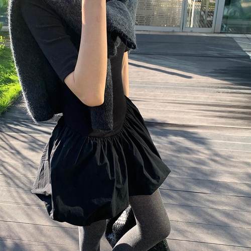 44AaSi 【封神小黑裙】约会bi备 黑色花苞女半袖修身拼接连衣裙 - 图3